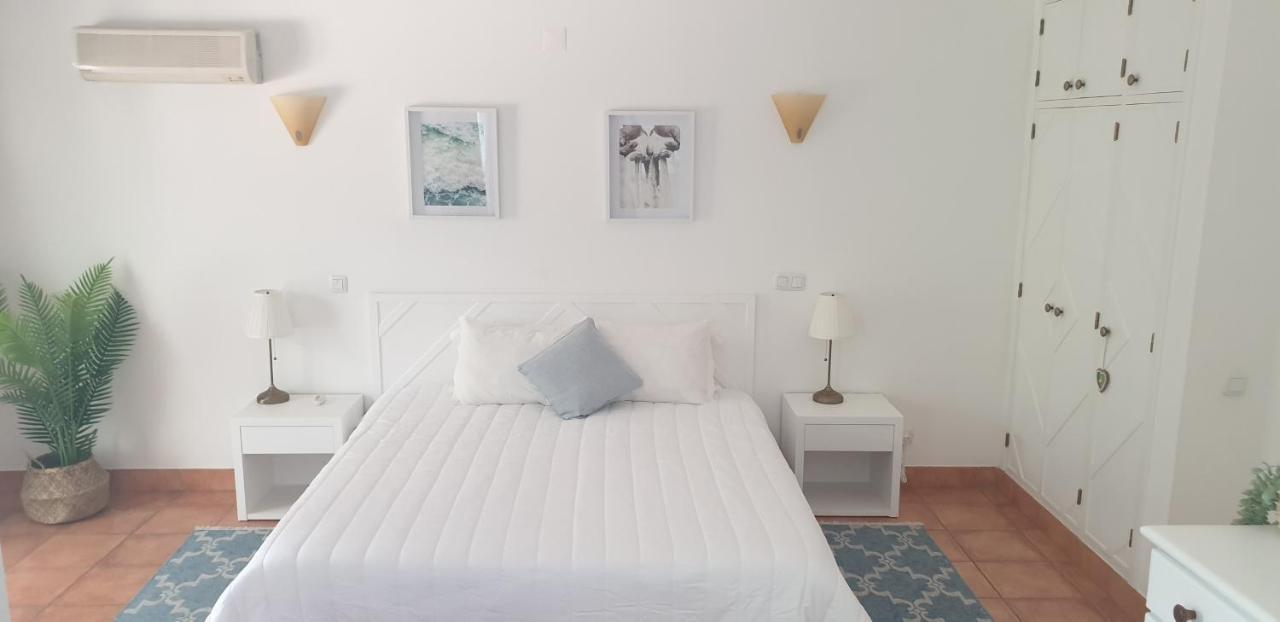 Apartment Vila Mos In Porto Mos Beach Lagos Eksteriør bilde